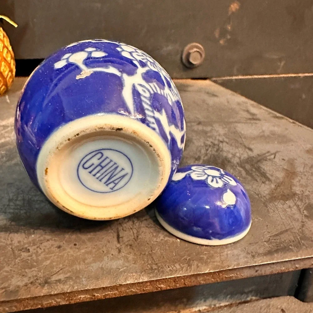 Ginger Jar w Lid Vintage Blue‎ White Ceramic Floral Chinoiserie Small 3.5